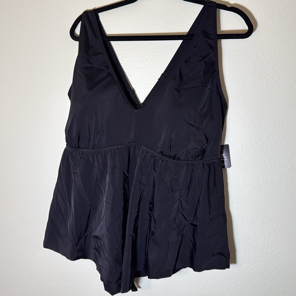 Torrid 4 Wireless V-Neck Tankini swimsuit top - Picture 5 of 8